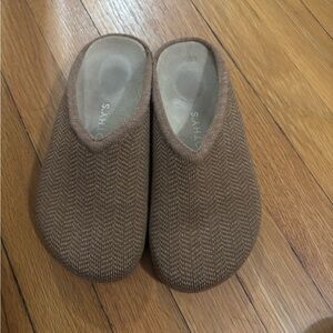 Rothy's Size 5 Tan Clogs